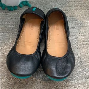 Like New Black Tieks size 8